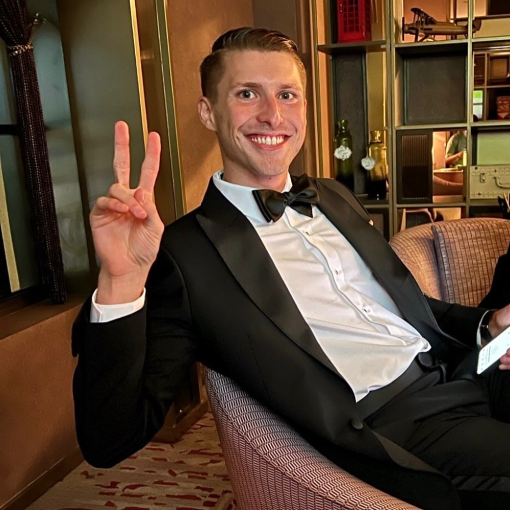 Meet your Posher, Todd